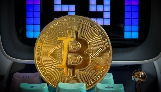 特朗普新关税冲击 比特币跌破6.5万美元关口